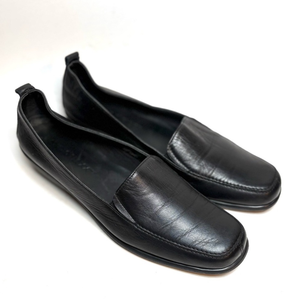 Elegant Black Leather Loafers for Women